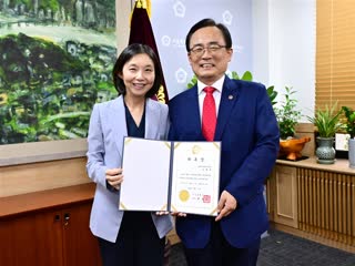 의원 정책개발 연구용역 제3기 심의위원 위촉식