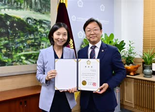 의원 정책개발 연구용역 제3기 심의위원 위촉식