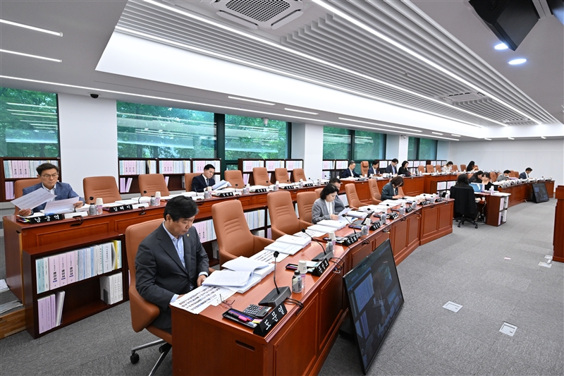 제331회  정례회 예산결산특별위원회 회의 이미지