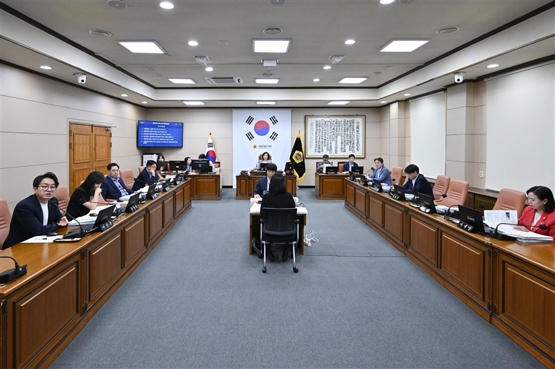 제332회 임시회 운영위원회 회의 이미지